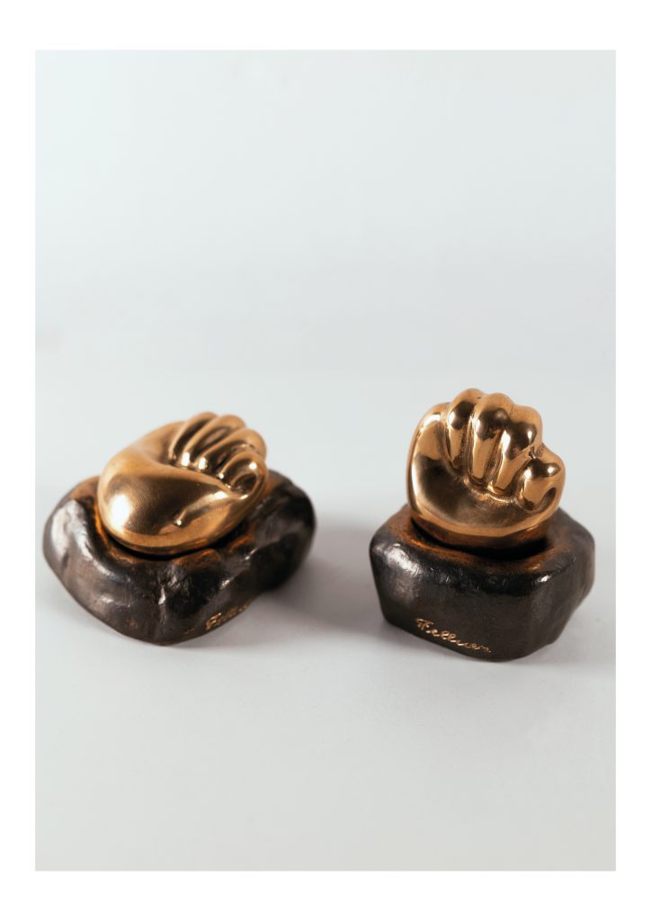 Bronzeskulptur von Fäusten